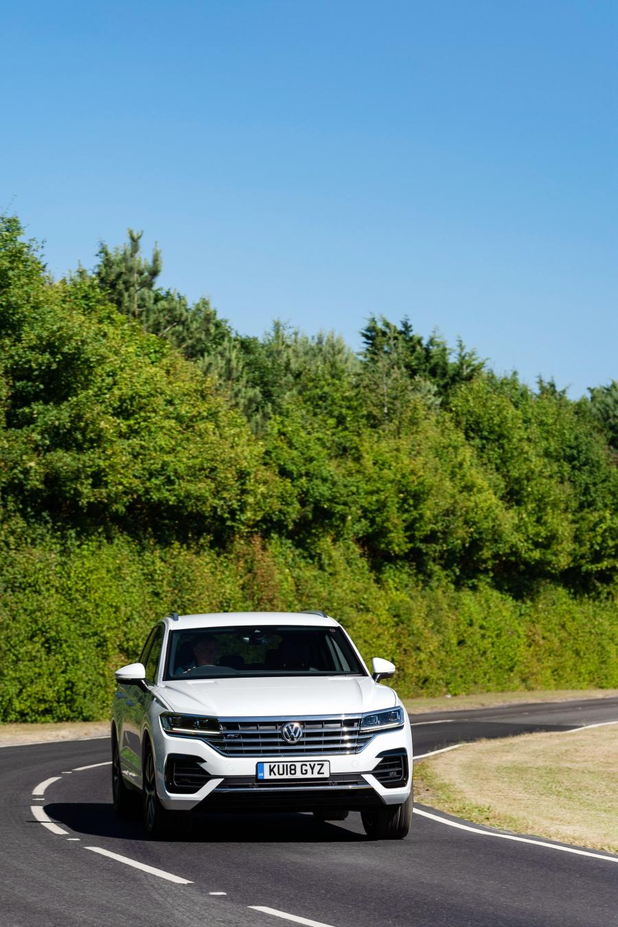 Volkswagen Touareg V6 TDI R-Line 2018 года  (UK) (фото 32 из 40)